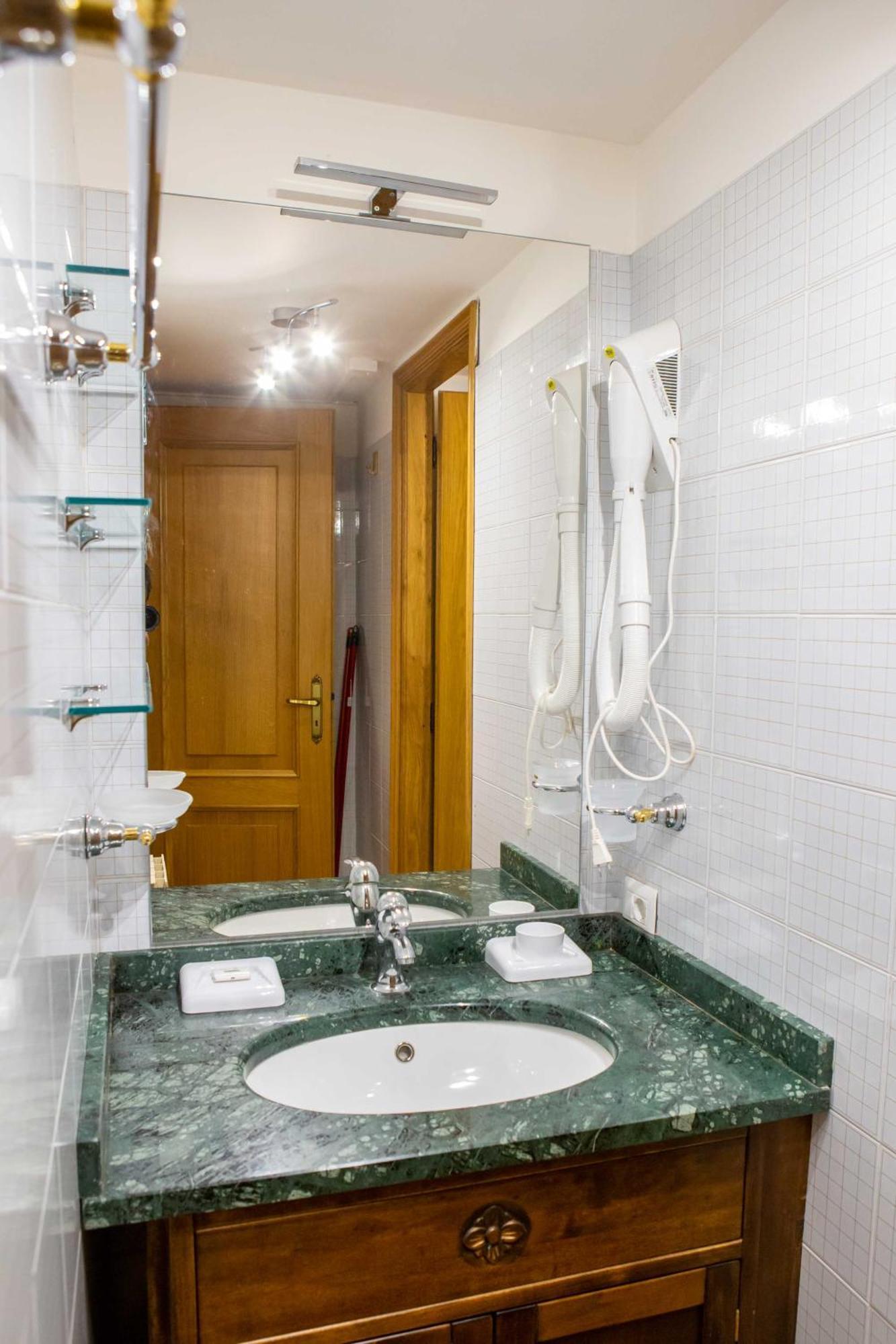 Cervinia Apartment Бройл-Червиня Стая снимка